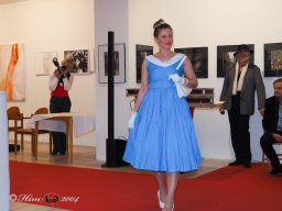 Fashion Show in der Contemplor Galerie Wien am 14. 03. 2024